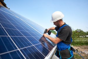 Solar panel installer puts solar panels on house for free